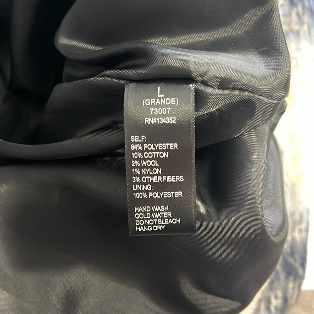 NWT women’s shacket - Picture 9 of 9